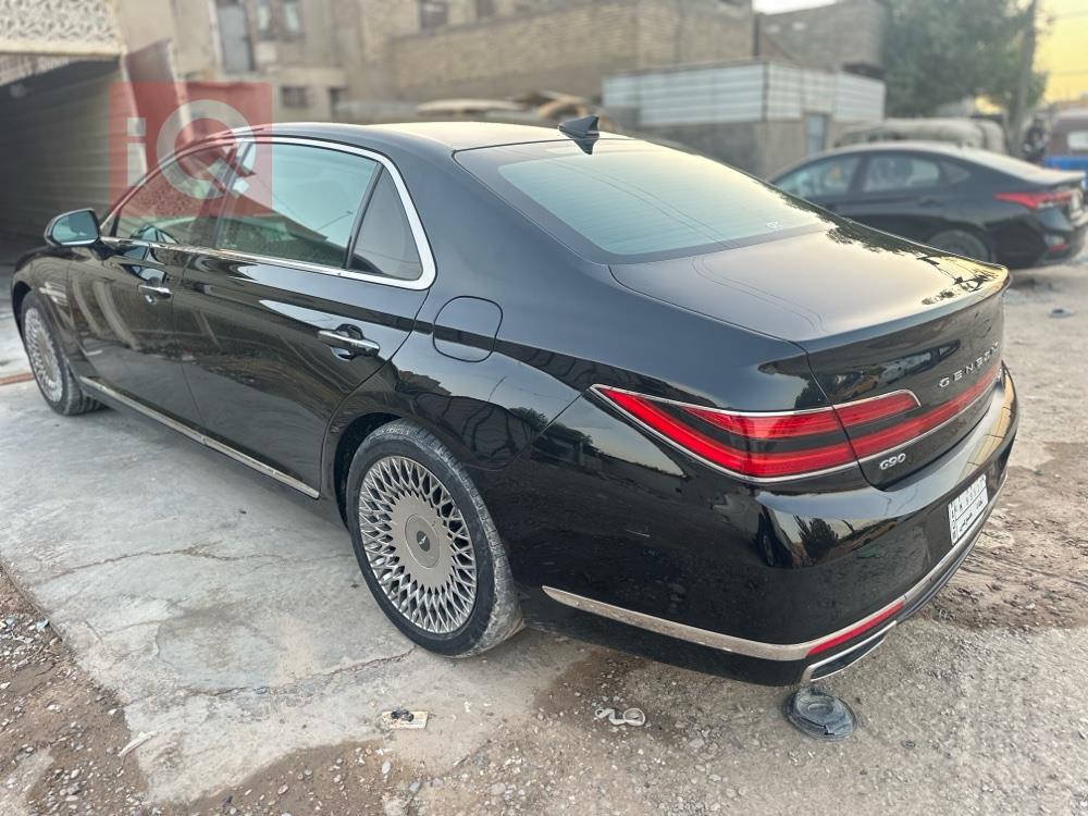 Genesis G90